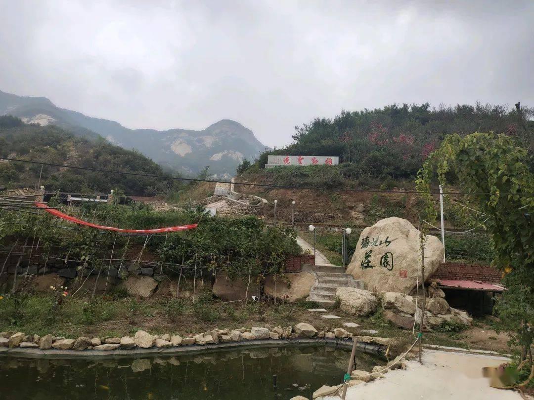 醉酒男尾随母女三人上楼砸门,当事人被吓到尖叫狂奔,派出所回应