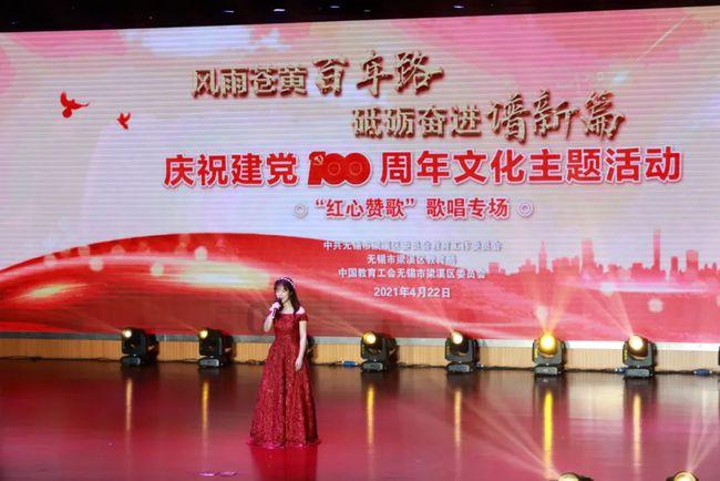 田曦薇脸蛋身材发丝都完美的,这个侧脸也是绝了!