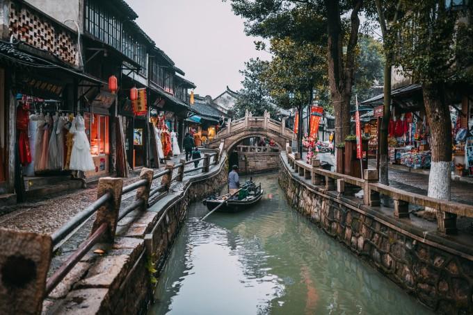 怒江州两县（市）政协委员：加强农文旅融合　加快医疗保障立法